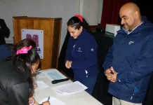 Familias de Parque del Sol en Molina firman escrituras de sus viviendas