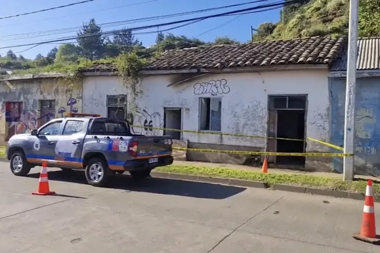 Hallan cuerpo sin vida en vivienda abandonada en pleno centro de Curanipe