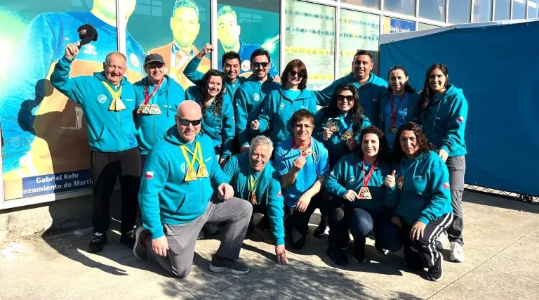 Club Tiburones de Curicó destaca en la Copa de la Araucanía con seis medallas de oro