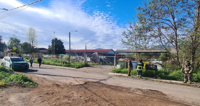 Evacúan escuela en Placilla por intoxicación de alumnos tras exposición a agroquímicos