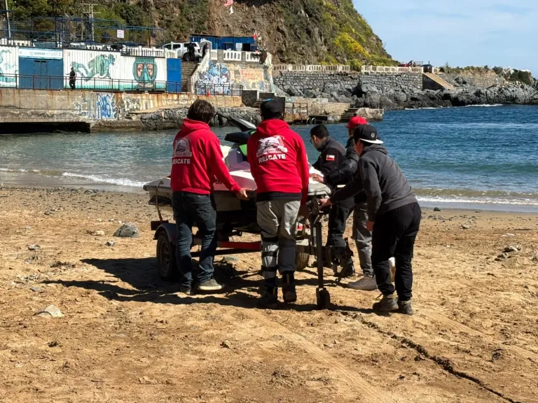 Grupo de Rescate Acuático de Pichilemu apoya búsqueda de adolescente desaparecido en Valparaíso