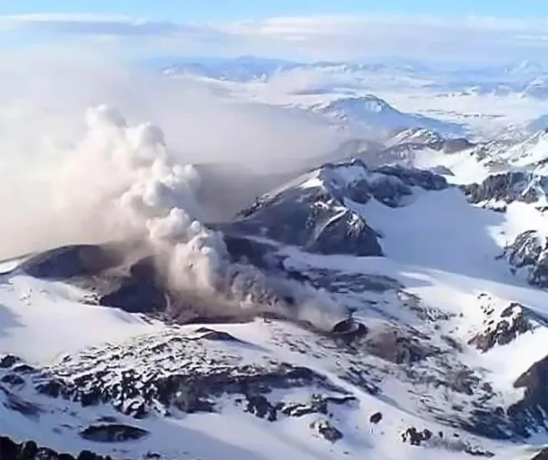 SENAPRED advierte presencia de material piroclástico en Complejo Volcánico Planchón Peteroa