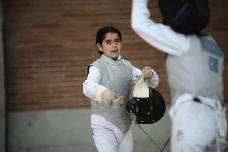 Esgrimistas curicanos brillan en la final del Ranking Nacional Escolar 2025