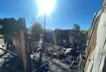 Incendio estructural afecta vivienda en ribera del Estero Antivero en San Fernando IMG_1393