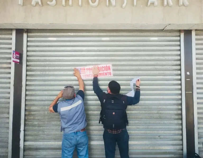 Seremi de Salud O’Higgins prohíbe funcionamiento de tienda de ropa en San Vicente de Tagua Tagua