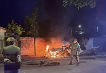 Violento accidente en Chimbarongo: automóvil colisiona con una muralla y se incendia en calle Máximo Valdés IMG_9466