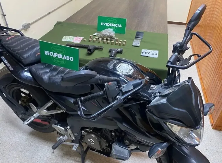Carabineros detiene a sujeto con motocicleta robada, arma artesanal y droga en Rancagua