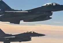 Polonia moviliza aviones por bombardeos cerca de su frontera.