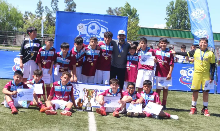 Colegio Rauquén se coronó campeón del 20° Campeonato de Fútbol Escolar PF Alimentos en Curicó