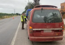 Operativo a furgones agrícolas deja un detenido por infracción en transporte de personas