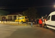 Furgón queda incrustado en reja de vivienda tras colisión en sector céntrico de Molina d101af3f-dedb-4819-a163-2e3b6ea004c4