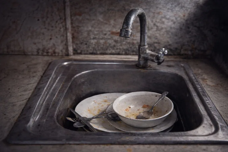 Vecinos de Villa Santa Filomena denuncian que continúan los cortes de agua en el sector a horas de la llegada del 2026