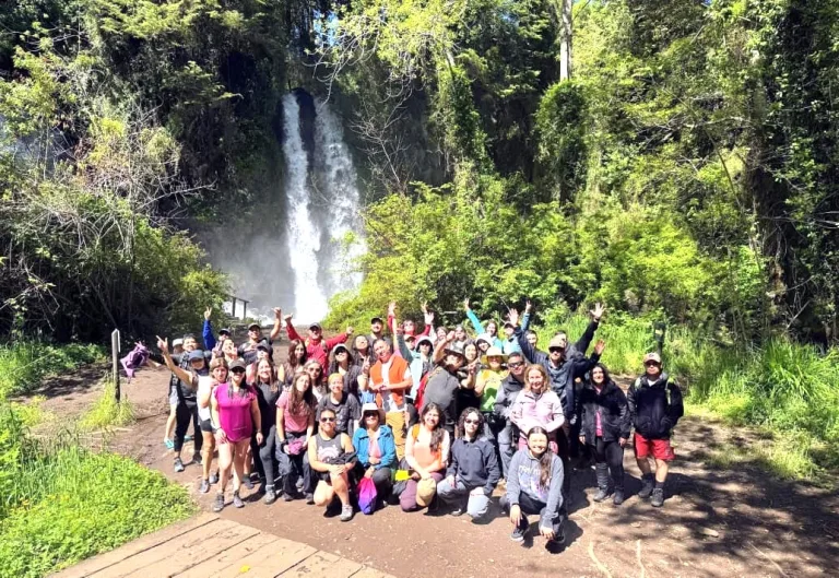 Taller de Iniciación al Trekking culmina el año con expedición a la Reserva Huilo-Huilo