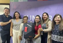 JUNAEB entrega procesadores de implante coclear a estudiantes del Maule en vísperas de Navidad-1