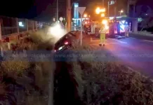 Vehículo cae a zanja en Ruta 5 Sur tras presunto encandilamiento en sector de Romeral Vehículo cae a zanja en Ruta 5 Sur tras presunto encandilamiento en sector de Romeral