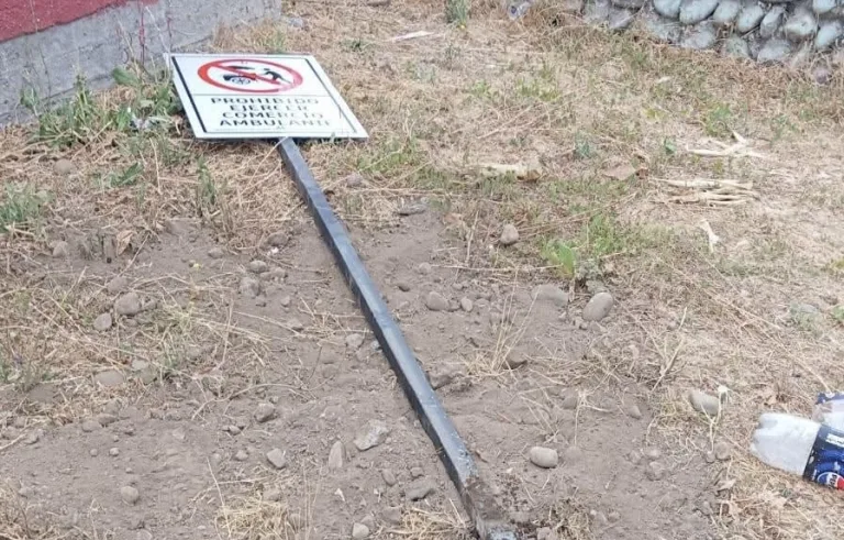 Vandalizan señaléticas a pocas horas de instaladas en la Ruta J-55 de Romeral