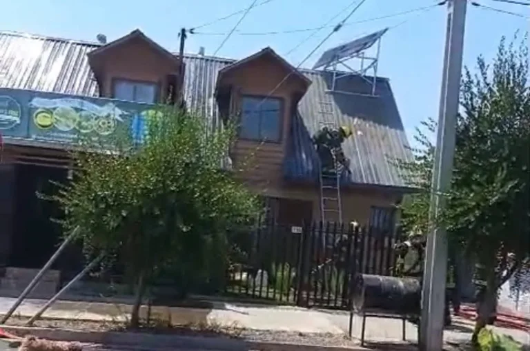 Incendio afectó a local comercial en la comuna de Romeral