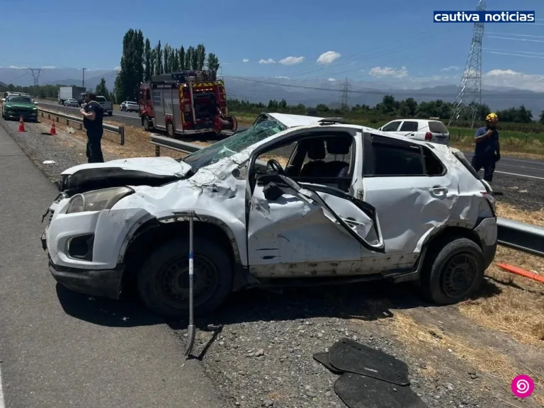 Volcamiento en Ruta Bypass deja una persona fallecida y dos lesionados