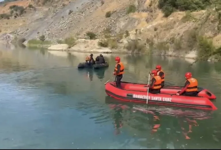 Encuentran cuerpo de joven bañista desaparecido en el sector La Mina, en Santa Cruz