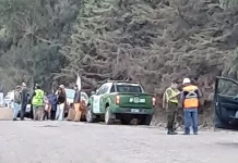 Vecinos de Los Queñes se manifiestan y bloquean la Ruta J-55 por falta de mantención WhatsApp Image 2026-01-21 at 08.28.54