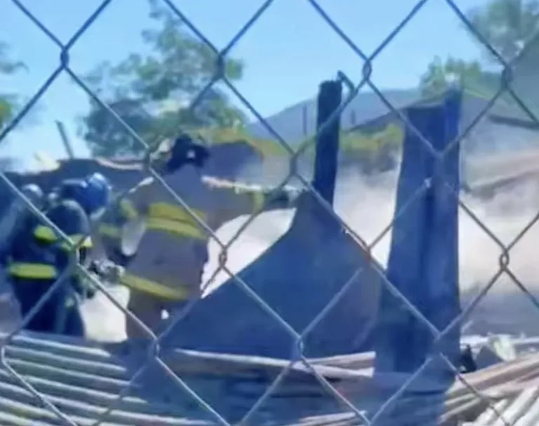 Incendio destruye vivienda en Rauco y deja a familia damnificada