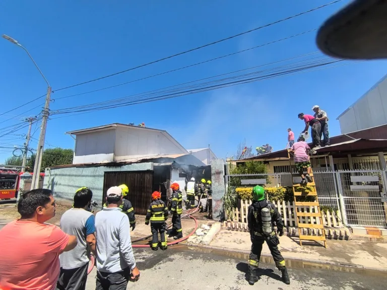 Incendio en Santa Cruz deja a dos viviendas destruidas