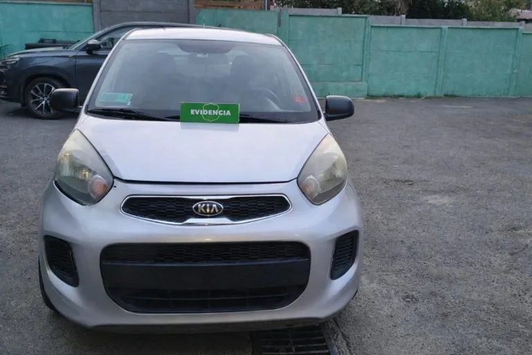 Carabineros detiene a pareja que robó con violencia vehículo de aplicación en Graneros