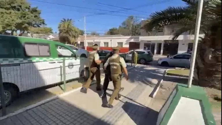 Carabineros detuvo a tres sujetos por robo de vehículo motorizado en Constitución