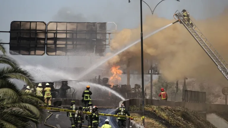 Confirman nueva víctima tras explosión de camión en Renca y cifra de fallecidos aumenta a 12