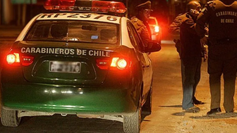 Noche delictual no da respiro en Curicó: dos detenidos tras intentos de robo en Biblioteca Municipal y Santo Tomás