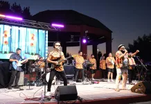 Lontué celebró el verano con bandas, mariachis y feria artesanal en evento municipal-1