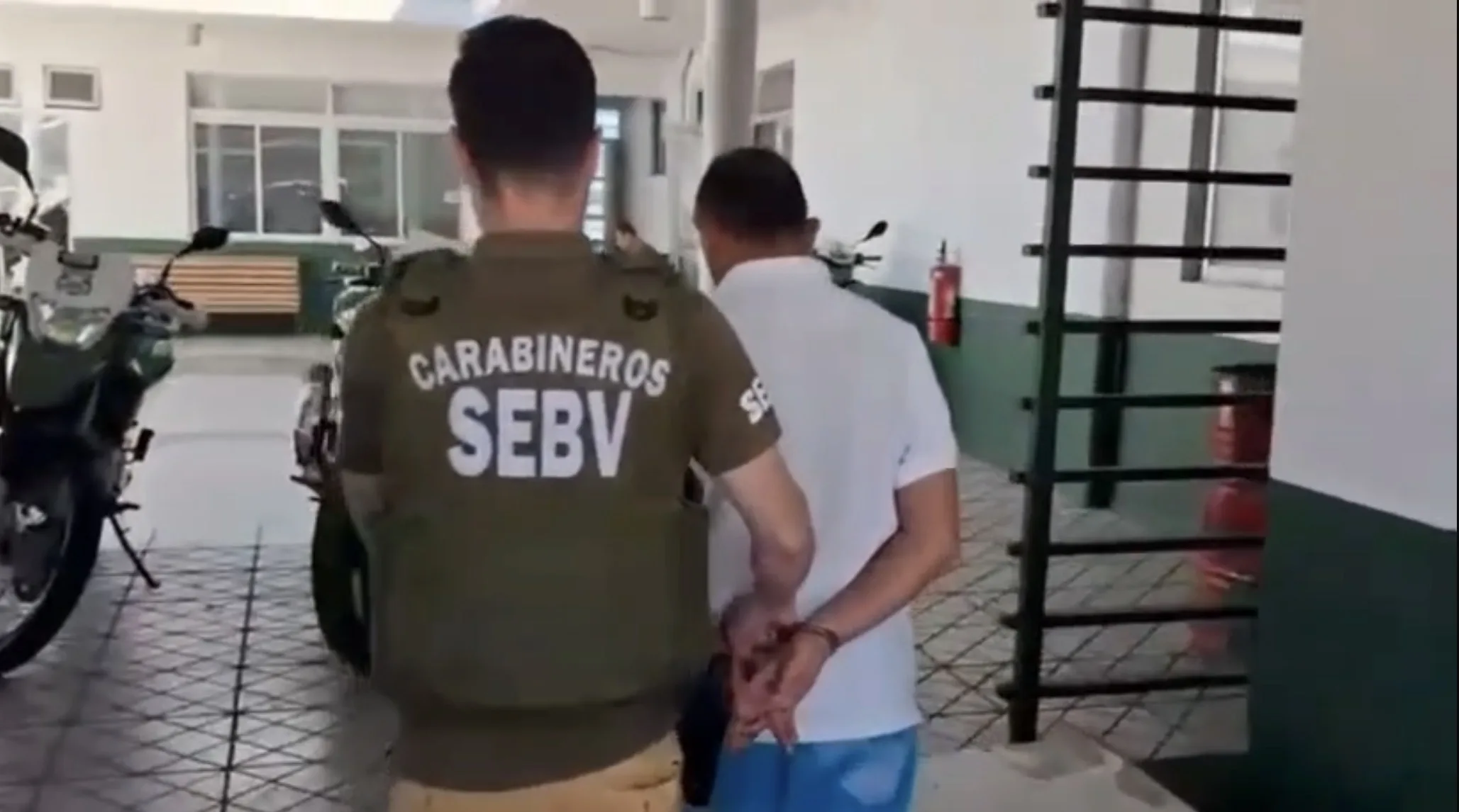 Carabineros detiene a tres sujetos por robo con intimidación en ...