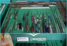 Operativo nacional en cárceles deja incautación de armas, celulares y licor artesanal en Talca-0