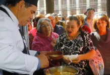 Curicó celebró el Día Nacional de la Comida Chilena con masiva participación en la Plaza de Armas-1