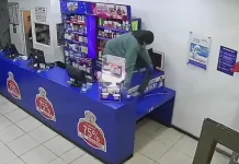 Detienen a menor de 17 años vinculado a serie de asaltos a farmacias en Linares y Talca Screenshot