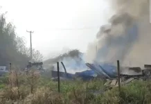 Incendio destruyo viviendas, y bodega que mantenía vehículos en Teno b8bec522-f801-48a4-88fe-4f9f3eed48ac