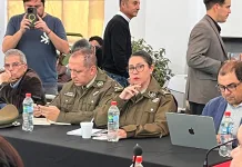 Coronel de Carabineros participa en mesa de trabajo para prevenir futuras emergencias hidrometeorológicas en Licantén cb99c25a-2b9b-4ac3-8cd8-03c04aa891c2