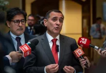 Diputado Javier Muñoz exige al Gobierno apertura real para reformular el Plan de Reconstrucción Nacional Diputado Javoer Muñoz - 8