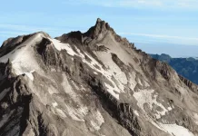 Elevan alerta amarilla en el volcán Nevado de Longaví tras inusual aumento de actividad sísmica Volcán Nevado de Longaví
