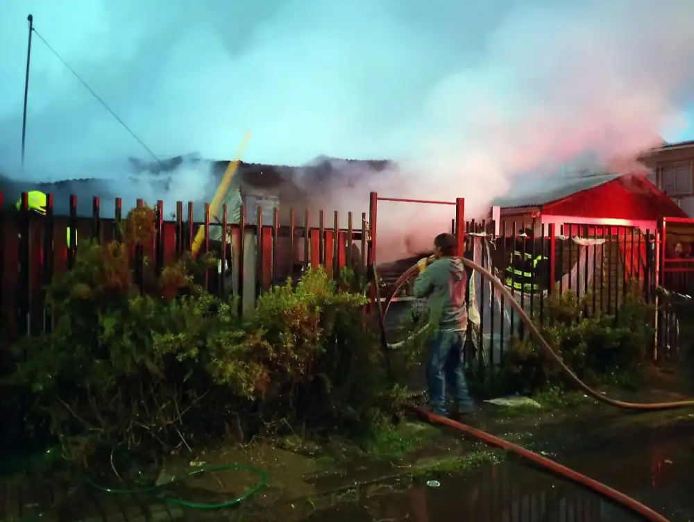 Incendio Destruye Vivienda Y Deja Adultos Mayores Damnificados En Lontue 2