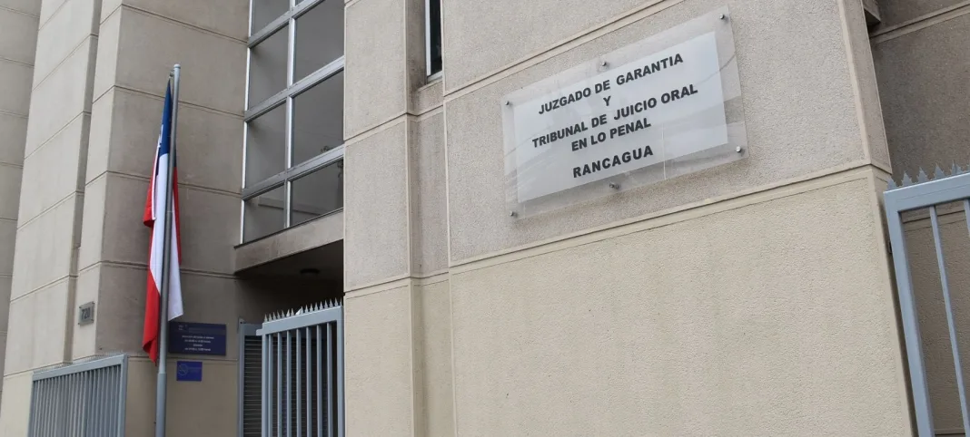 Prision Preventiva Para Carabinero Formalizado Por Apremios Ilegitimos Y Falsificacion De Instrumento Publico En Donihue