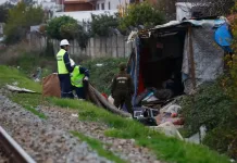 Alcalde de Curicó exige mayor rapidez para intervenir franjas ferroviarias ocupadas ilegalmente Alcalde De Curico Exige Mayor Rapidez Para Intervenir Franjas Ferroviarias Ocupadas Ilegalmente
