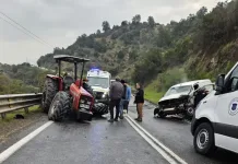 Dos personas lesionadas deja colisión entre tractor y vehículo en la ruta J-60 en Rauco Dos Personas Lesionadas Deja Colision Entre Tractor Y Vehiculo En La Ruta J 60 En Rauco