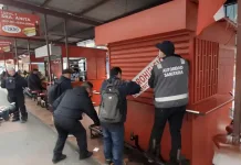 Fiscalización sanitaria en sector de carros de completos de Talca deja cuatro sumarios y una prohibición de funcionamiento Fiscalizacion Sanitaria En Sector De Carros De Completos De Talca Deja Cuatro Sumarios Y Una Prohibicion De Funcionamiento