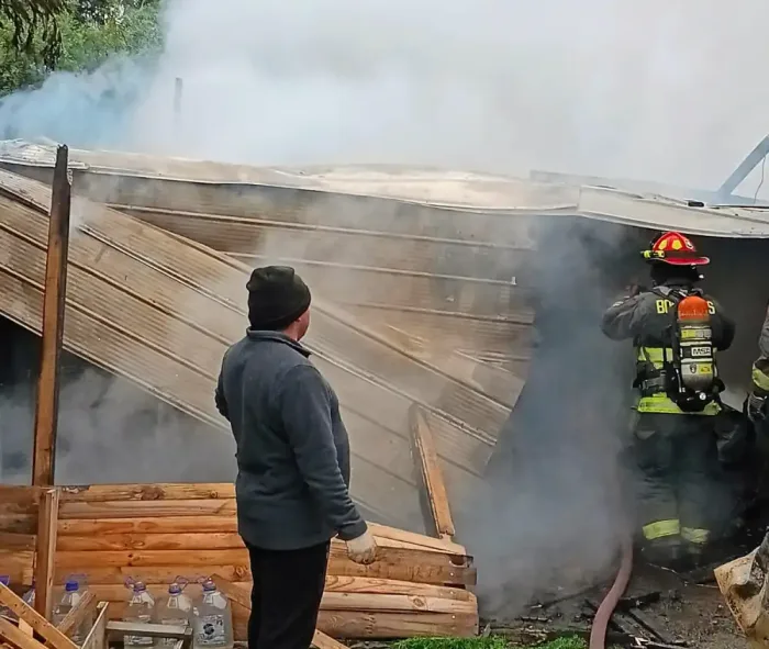Incendio Destruyo Bodega De Lena En El Sector Quilvo Alto De Romeral 1