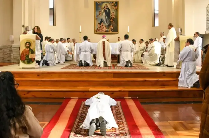 Molinense Hugo Carrasco Fue Ordenado Sacerdote En Emotiva Ceremonia Realizada En La Parroquia Nuestra Senora Del Transito 1 Molinense Hugo Carrasco Fue Ordenado Sacerdote En Emotiva Ceremonia Realizada En La Parroquia Nuestra Senora Del Transito 1