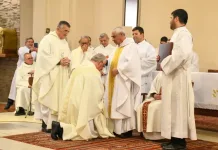 Molinense Hugo Carrasco fue ordenado sacerdote en emotiva ceremonia realizada en la parroquia Nuestra Señora del Tránsito Molinense Hugo Carrasco Fue Ordenado Sacerdote En Emotiva Ceremonia Realizada En La Parroquia Nuestra Senora Del Transito 2