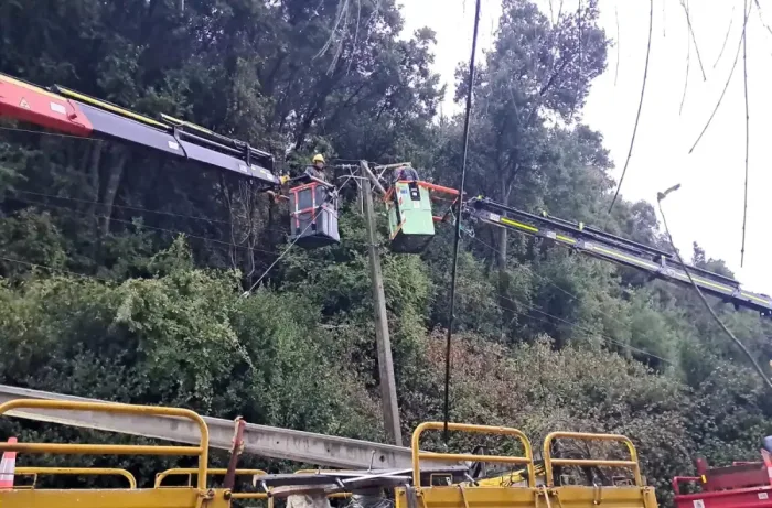Cooperativa Electrica Curico Avanza En La Reposicion Del Suministro Tras Cortes Provocados Por El Sistema Frontal 1 Cooperativa Electrica Curico Avanza En La Reposicion Del Suministro Tras Cortes Provocados Por El Sistema Frontal 1