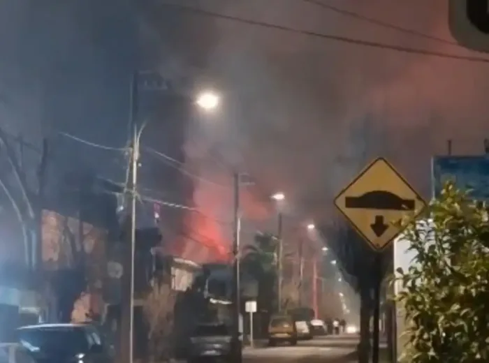 Nuevo Incendio Afecto Una Vivienda En Calle Obispo Chavez De Curico Es El Segundo En Menos De Un Mes Nuevo Incendio Afecto Una Vivienda En Calle Obispo Chavez De Curico Es El Segundo En Menos De Un Mes