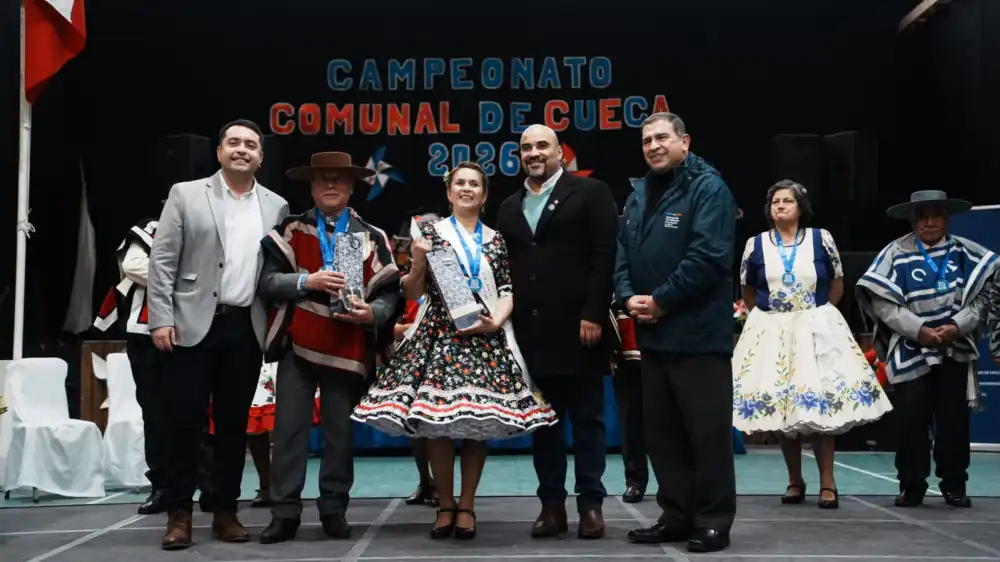 Carmen Troncoso Y Leonel Gallardo Se Coronan Campeones Comunales De Cueca De Personas Mayores En Molina 2